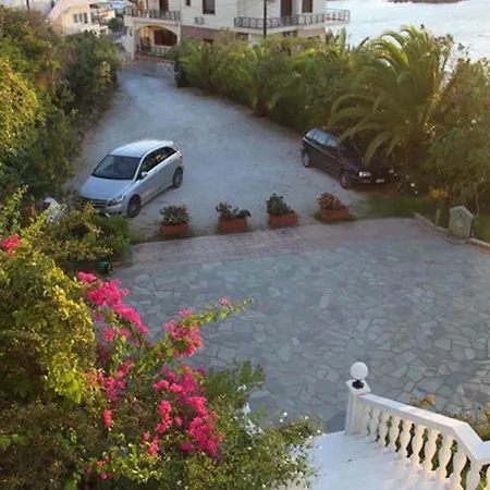 Apartment Irini Almirida